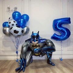 Композиция из шаров "Бэтмен и футбол"