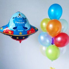 Композиция из шаров "Инопланетяне уже здесь"