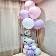 Композиция из шаров "Олаф на стойке", макарунс