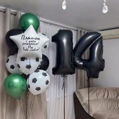 Композиция из шаров "Жизнь и футбол"