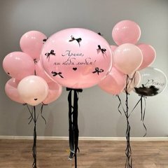 Композиция из шаров "Бантики черно-розовый"