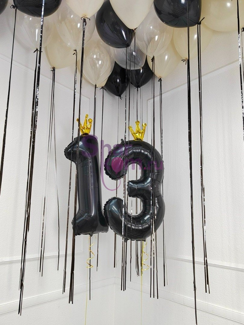 Композиция из шаров "Королевские 13 лет"