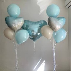 Композиция из шаров "В голубо-белых оттенках"