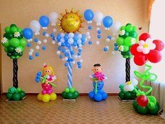 "Выпускной" - Дети у яблонь