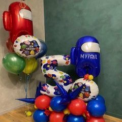 Композиция из шаров "Стойка с Амонг Ас Колючая"