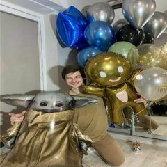 Композиция из шаров "Йода и Пряничный человечек"