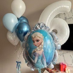 Композиция из шаров "Белоснежная с Эльзой"