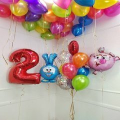 Композиция из шаров "Разноцветная со смешариками"